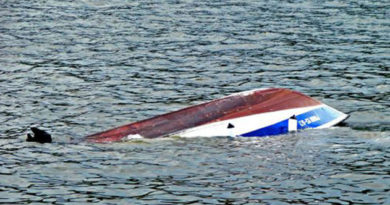 В районе Ялты перевернулась лодка с тремя пассажирами - есть погибшие
