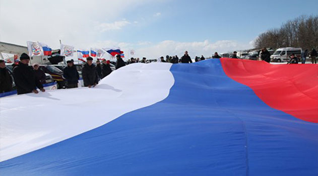 16 марта в Евпатории на 18-метровую высоту поднимут большой российский флаг