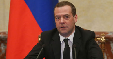 Медведев утвердил национальную стратегию в интересах женщин
