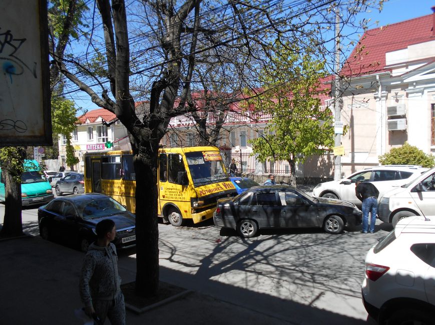 Аварийная среда в Симферополе: машины сталкивались, падали и создавали большие пробки