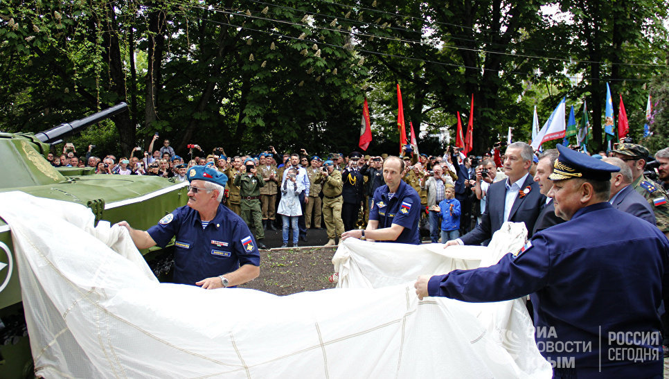 В Симферополе появился новый памятник, посвященный 72-летию Победы