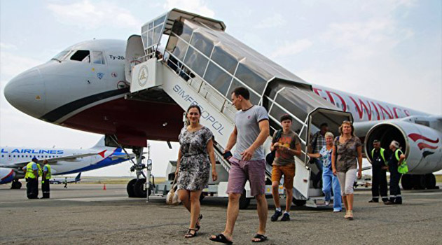 Цена авиаперелета в Крым влияет на снижение турпотока в регион - Ломидзе