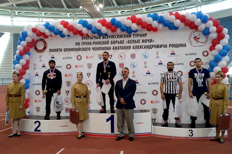 Двое симферопольцев стали медалистами престижного борцовского турнира в Санкт-Петербурге