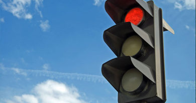 Симферопольцы жалуются на проблемы со светофорами по всему городу
