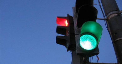 В Севастополе со светофоров убрали "зеленый стрелки"