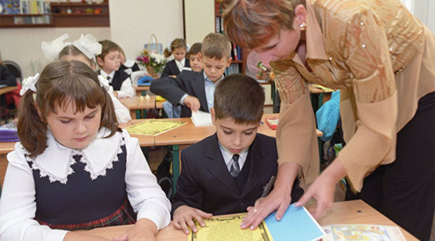 В школах Крыма не хватает учителей математики и информатики